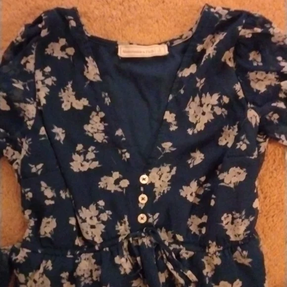 ABERCROMBIE & FITCH- Polyester Blue Floral Blouse Size S - Picture 4 of 4